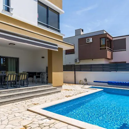 Sunce Villa *
