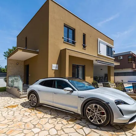 Sunce Villa *